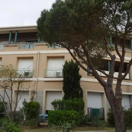 Hyeres, 4 Pieces, 6 Personnes - Fr-1-335-111