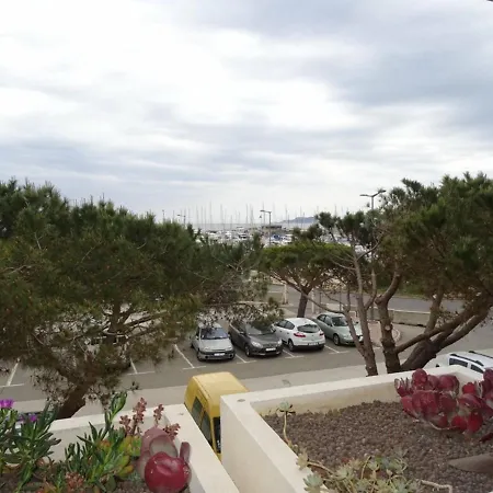 Hyeres, 4 Pieces, 6 Personnes - Fr-1-335-111 Apartment Hyeres